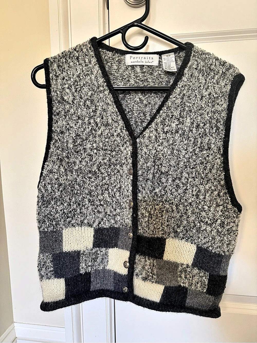 Portraits by northern isles V-Neck Wool-Blend Sweater Vest Size Medium